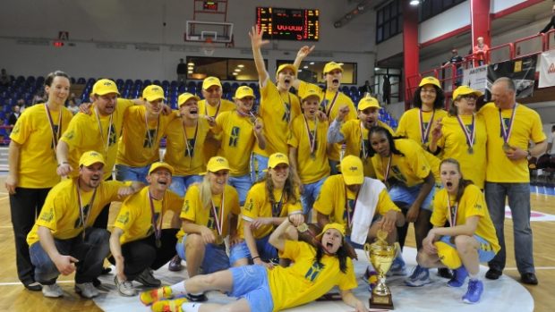 Finále play off basketbalové ligy žen, 4. zápas, BK IMOS Brno - ZVVZ USK Praha 2. května v Brně. Basketbalistky ZVVZ USK Praha získaly potřetí za sebou mistrovský titul.