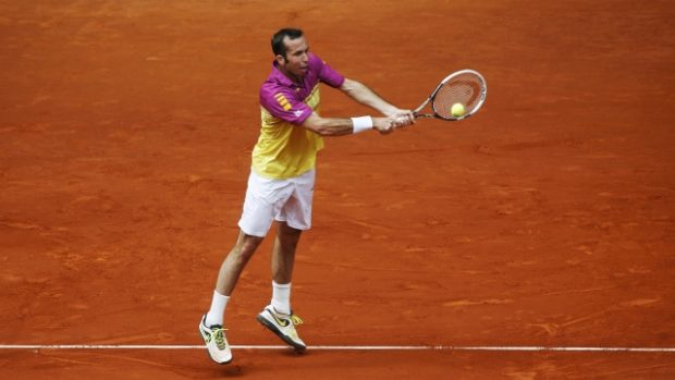 Tenista Radek Štěpánek během duelu s Rogerem Federerem, kterému v Madridu podlehl dvakrát 3:6