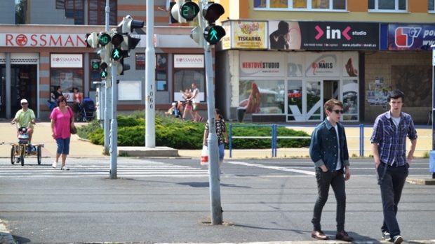 V Mostě mají na třech křižovatkách speciální semafory s odpočítáváním