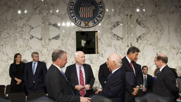 Senát USA. Slyšení vládních představitelů k otázce možného útoku v Sýrii