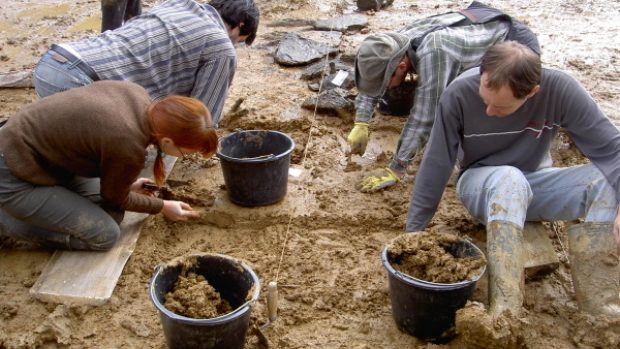 Archeologové na dně Mohelenské přehrady