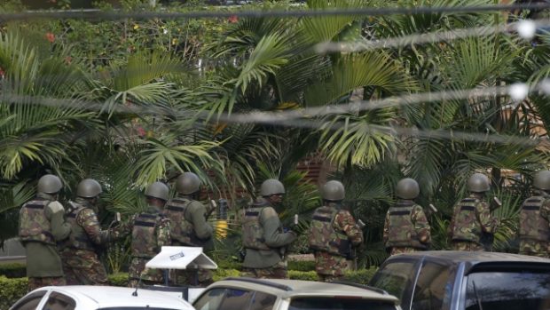 Obchodní centrum Westgate v keňském Nairobi obklíčila armáda