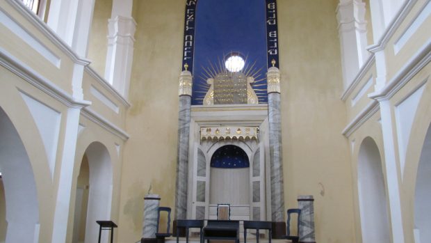 Opravený oltář synagogy v Nové Cerekvi na Pelhřimovsku