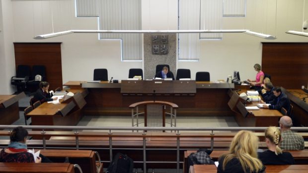 Bez účasti obžalovaných začal v Liberci soud s 23 městskými zastupiteli
