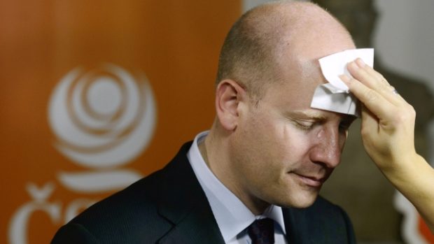 Bohuslav Sobotka nerezignuje na post předsedy ČSSD. Přestože sociální demokraté získali mnohem slabší mandát, než čekali