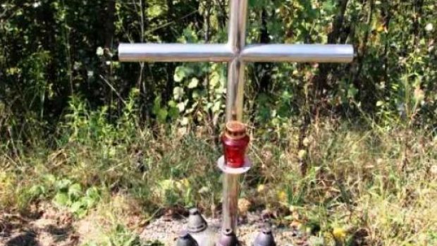 Pomníčky u cest připomínají oběti dopravních nehod - ilustr. foto
