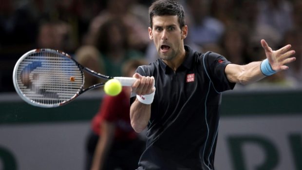 Novak Djoković během finálového klání proti Davidu Ferrerovi na turnaji Masters v Paříži