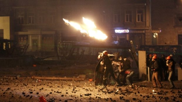 Ukrajinská policie dál válčí s radikálními demonstranty