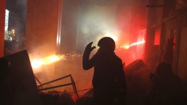 Pokračují protesty na Ukrajině. Demonstranti obsadili bývalé Leninovo muzeum