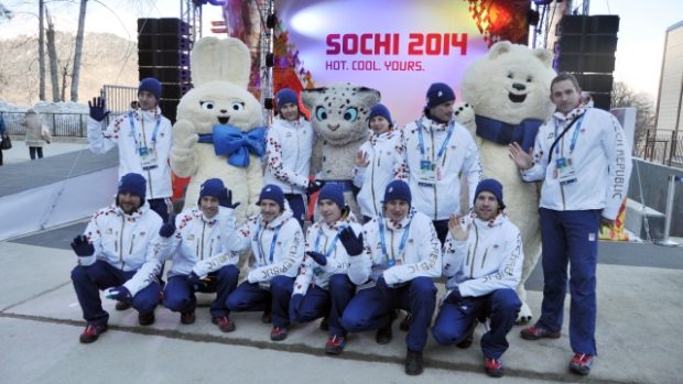 Čeští sportovci během přivítání v olympijské vesnici v horách v areálu Roza Chutor