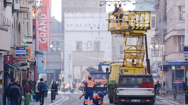 Rekonstrukce třídy Míru v Pardubicích začala naplno