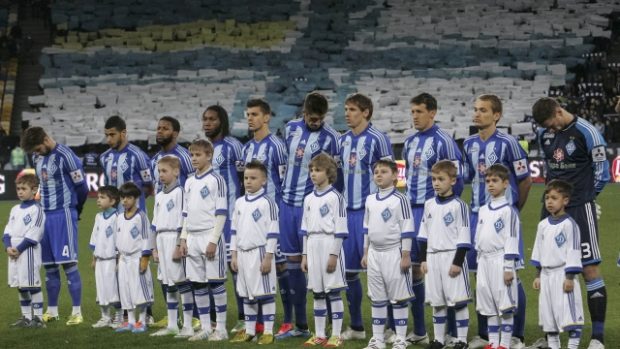 Fotbalisté Dynama Kyjev před utkání s Tavrijí Simferopol