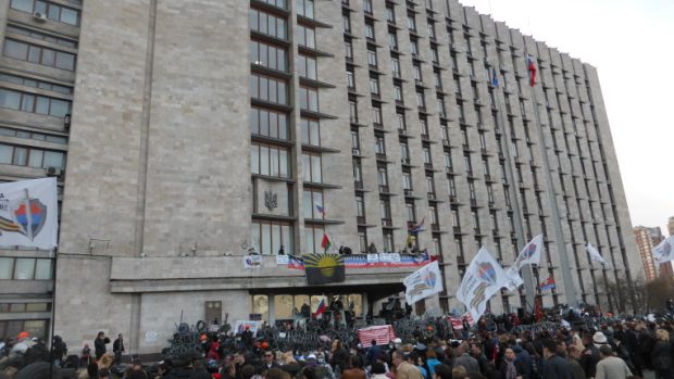 Proruští aktivisté nemíní opustit budovy oblastní správy v Doněcku
