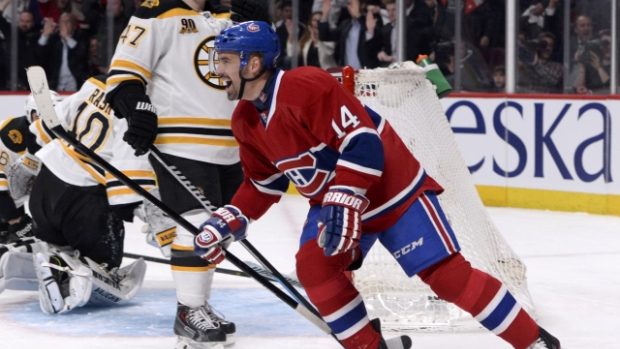 Tomáš Plekanec ujíždí od bostonské branky, kam právě dopravil puk po přihrávce P.K. Subbana