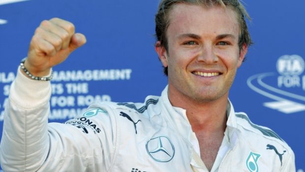 Nico Rosberg se raduje z vítězství v kvalifikaci na VC Monaka