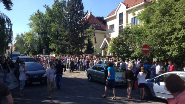 Ukrajinci volili také v budově ukrajinského konzulátu v pražské Bubenči