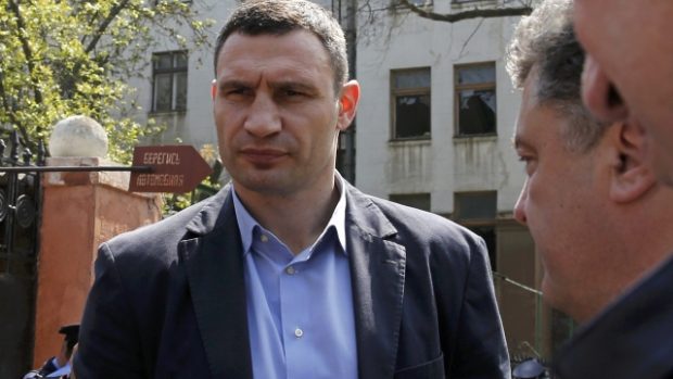 Nový starosta Kyjeva Vitalij Kličko vyzývá k odstranění barikád a stanů v centru města