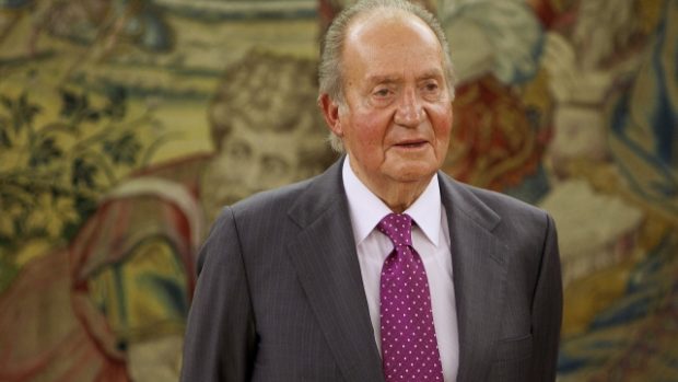 Španělský král Juan Carlos I. se rozhodl abdikovat