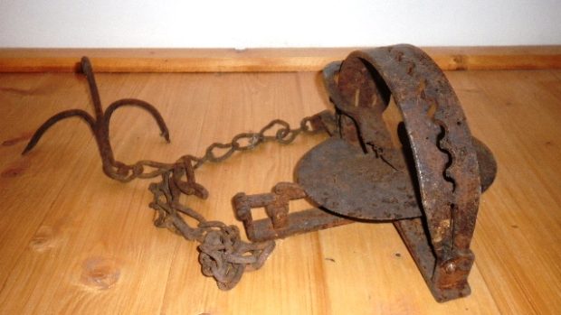 Muzeum pytláctví ukazuje také železné pasti