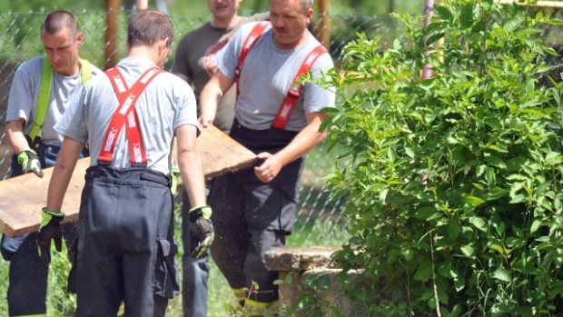 Školka v Bohdalicích-Pavlovicích na Vyškovsku, kde spadly do špatně zakryté studny dvě děti