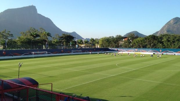 Trénink nizozemských fotbalistů pod sochou Krista v Riu