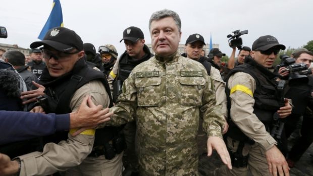 Do východoukrajinského Slavjansku nečekaně zavítal prezident Petro Porošenko