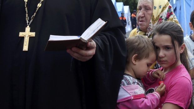 Uprchlíci mají k dispozici bezplatné SIM karty i improvizovanou modlitebnu