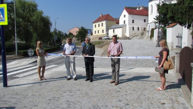 Parkovací místa přibyla i na nábřeží Ladislava Stehny