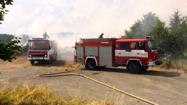 Požár 3. srpna  zasáhl 12 hektarů pole s obilím u Lošova na Olomoucku