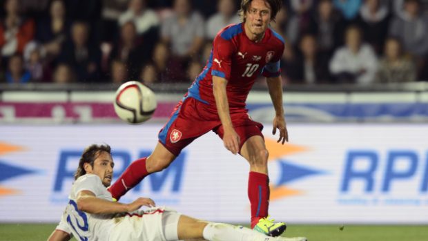 Reprezentační kapitán Tomáš Rosický v utkání se Spojenými státy