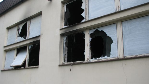 Požár tkalcovny v Těchoníně na Pardubicku