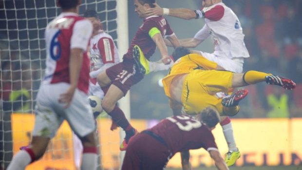 Dvougólového sparťana Davida Lafatu neuhlídal ani kapitán Slavie Martin Latka