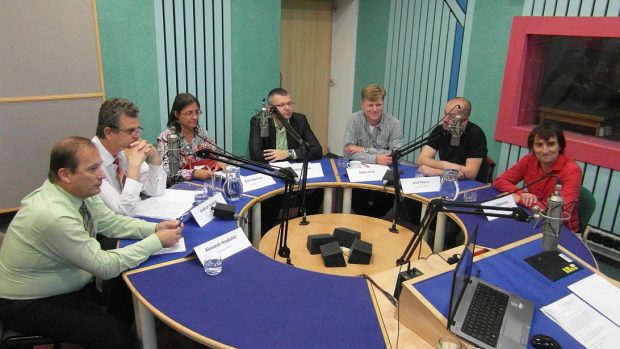 Volby 2014: Denis Doksanský - STAN pro Hradec - naše město naše věc, Josef Petera - Hradec náš DOMOV, Milan Jaroš - ČSSD, Václav Víška - ANO 2011, Anna Maclová - Koalice pro Hradec, Jindřich Vedlich - TOP 09, Alexandr Hrabálek - Volba pro město