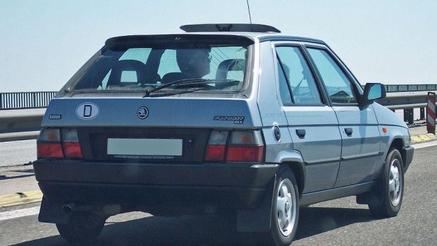 Škoda Favorit-zezadu
