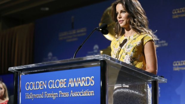 Kate Beckinsale v kalifornském Beverly Hills vyhlašuje nominace 72. ročníku Zlatých Glóbů