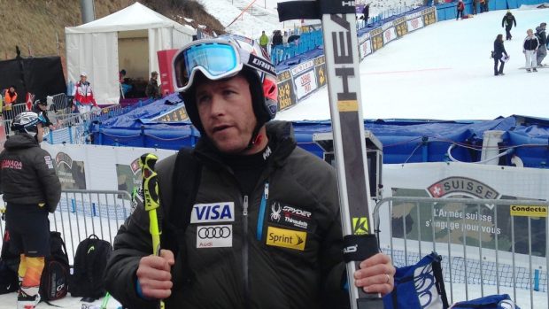 Bode Miller odchází z cíle ve Wengenu, kam se dostal netradičně jako předjezdec