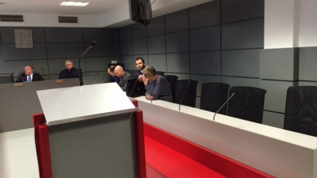 Za prodej smrtícího alkoholu v Olomouci padly podmíněné tresty
