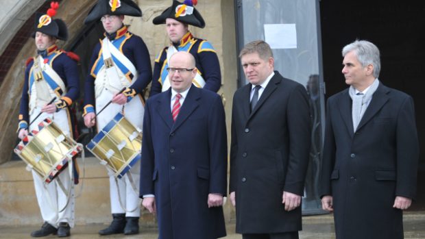 Setkání předsedy české vlády Bohuslava Sobotky se slovenským premiérem Robertem Ficem a rakouským kancléřem Wernerem Faymannem na Mohyle míru na Brněnsku