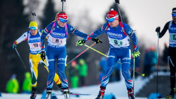 Běž. Eva Puskarčíková předává štafetu Michalu Krčmářovi