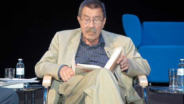 Spisovatel Günter Grass je držitelem Nobelovy ceny za literaturu