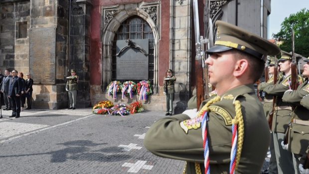 Pietní akt k 70. výročí Pražského povstání na Staroměstském náměstí