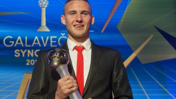 Pavel Kadeřábek získal cenu pro nejlepšího hráče Synot ligy, příště ji ale rád přenechá.jpeg