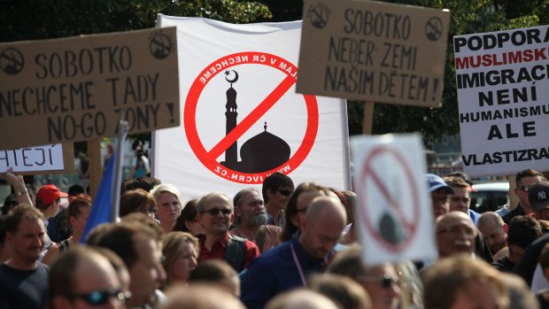 Demonstrace Ne islámu na Palackáho náměstí