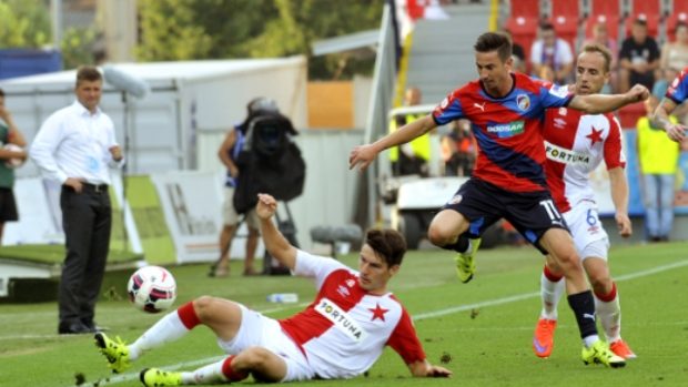 Trenér Slavie Dušan Uhrin mladší namotivoval své svěřence k výborné druhé půli