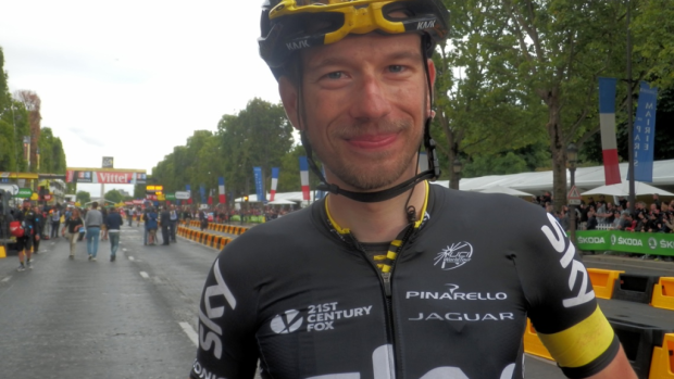 Leopold König na Champs-Élysées