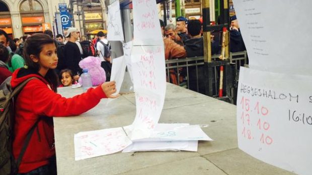 Uprchlíci na nádraží Keleti v Budapešti