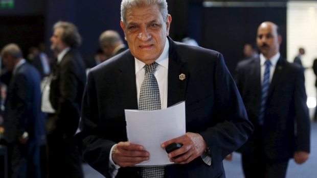 Egyptský premiér Ibrahim Mehleb podává demisi