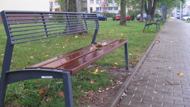 U tří paneláků je na sídlišti v Mladé Boleslavi 72 laviček