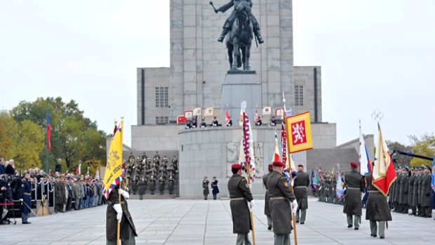 Politici v čele se Zemanem si na Vítkově připomněli vznik státu