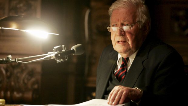 Bývalý německý kancléř Helmut Schmidt během projevu v roce 2006